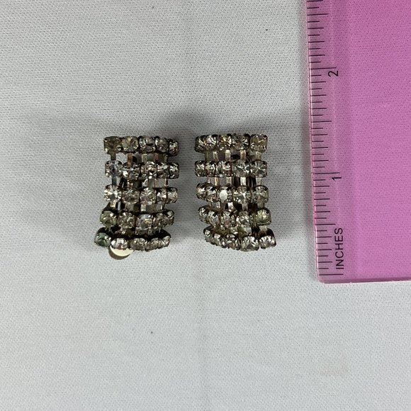 Vintage Silver Tone Rhinestones Sparkle Clip On Earrings Rectangle Shape - Picture 4 of 4